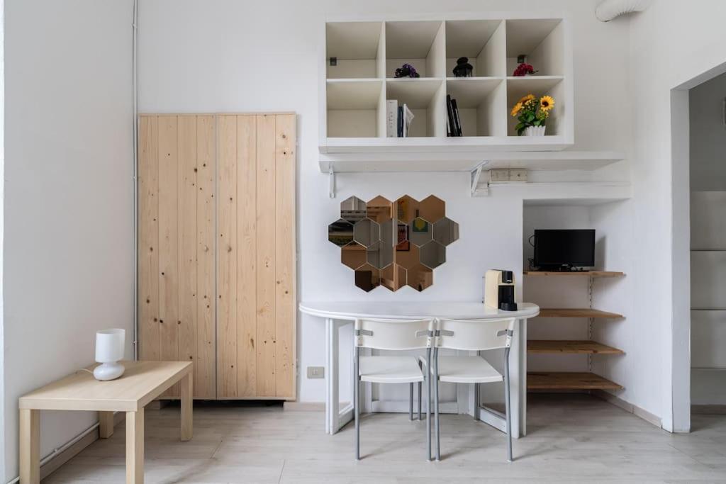 Cozy In The Center Of Apartment Mailand