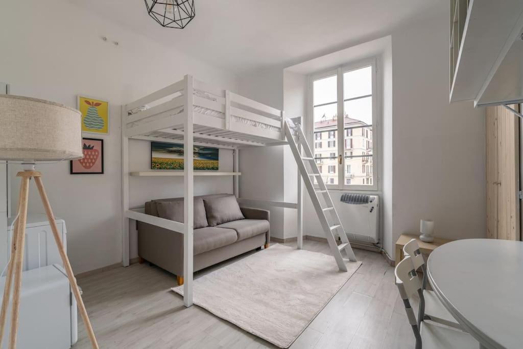 Cozy In The Center Of Apartment Mailand
